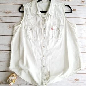 Women's Levi's Sleeveless Button-Down Top